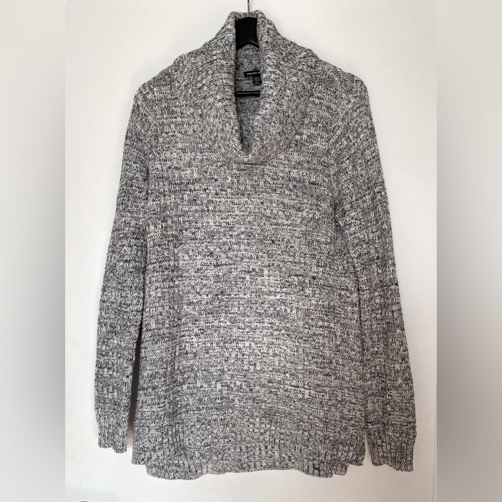 Knitted long sleeve turtleneck
